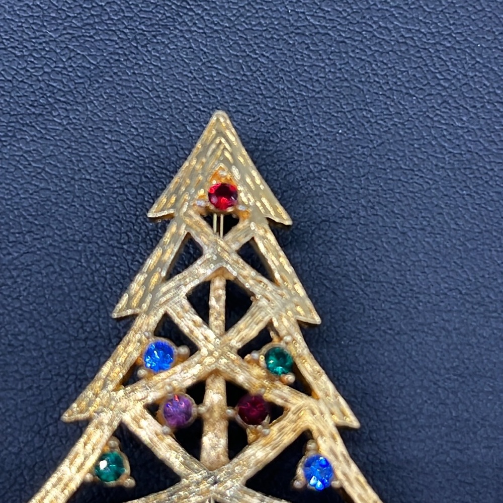 Elegant Vintage Eisenberg Ice Gold Christmas Tree Brooch with Multicolor Accents - Picture 8 of 12